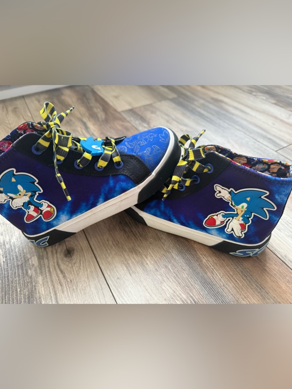 Kids Sonic the Hedgehog High-Top Sneakers Size 2